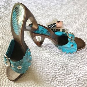 Mia faux snakeskin blue heels with silver buckles